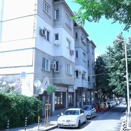 Perfect Centrally Located Bedroom & Living * Sofia