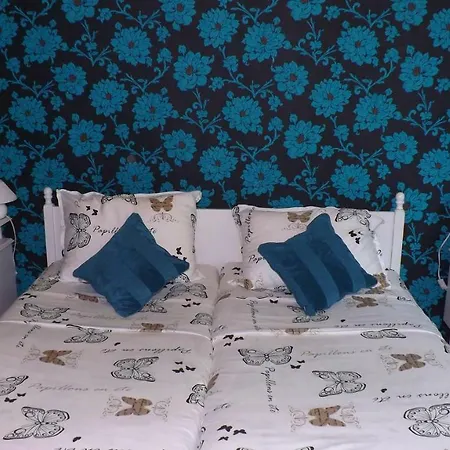 Perfect Centrally Located Bedroom & Living * Sofia